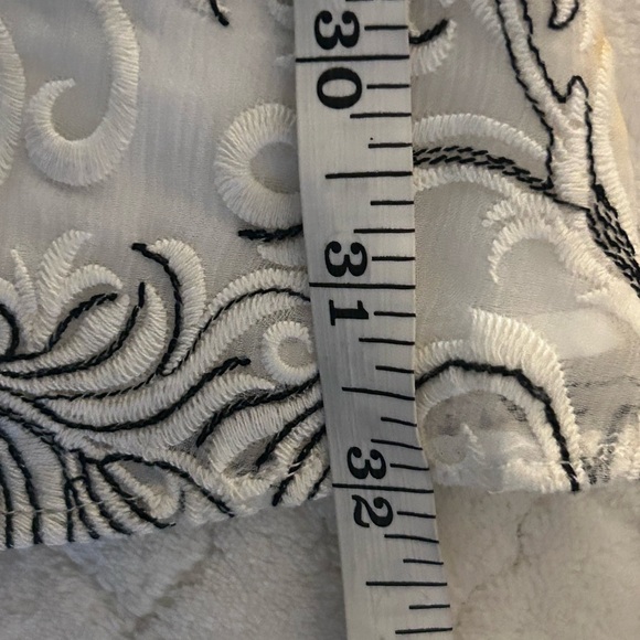 Alice + Olivia Embroidered Silk Off Shoulder Janell Dress Black and Creme Size 2 - Picture 12 of 12